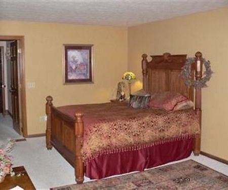 Whispering Oaks Bed & Breakfast Otel Eaton Oda fotoğraf